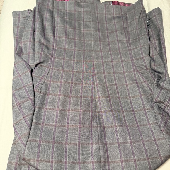 English Laundry Slim Fit Suit – Size 40L (With Matching Pants) - Picture 6 of 7